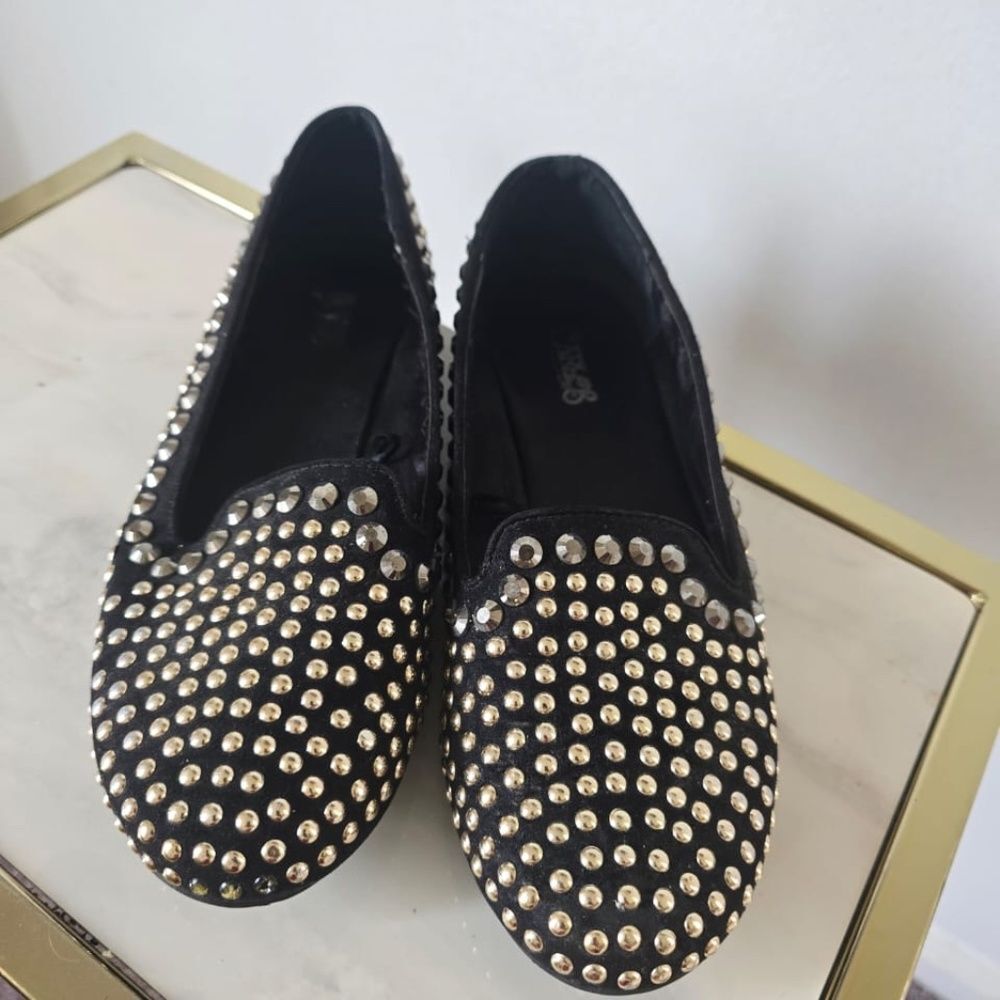 Carlos Santana Mika Black Flat Shoes With Gold Studs Women Slip-On Shoes Size 7